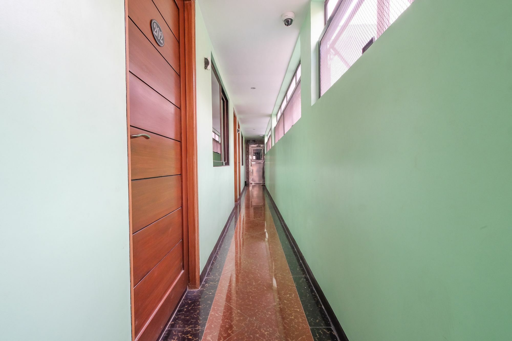 Zen Rooms Time Travellers Makati Makati City Exterior foto