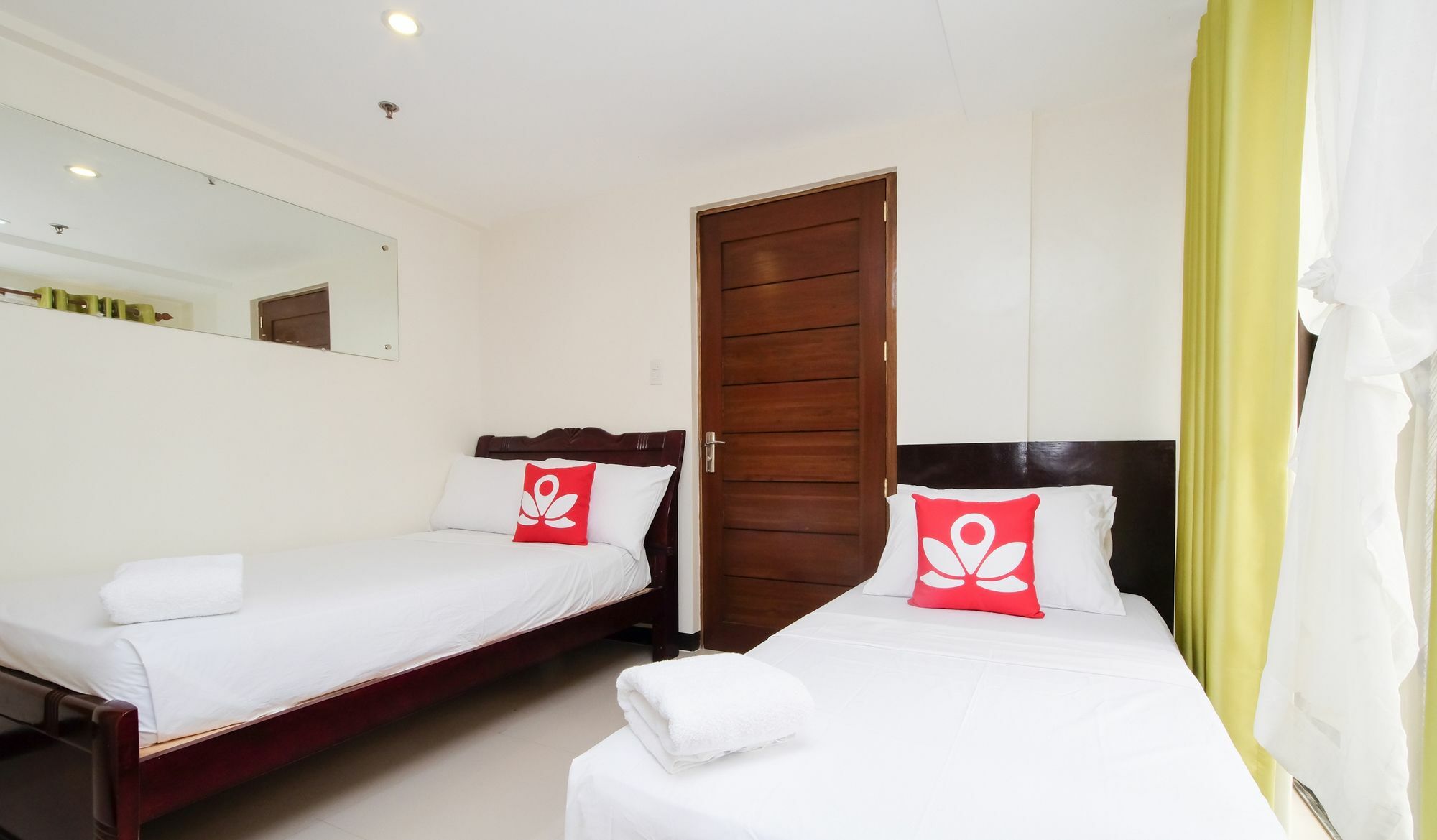 Zen Rooms Time Travellers Makati Makati City Exterior foto